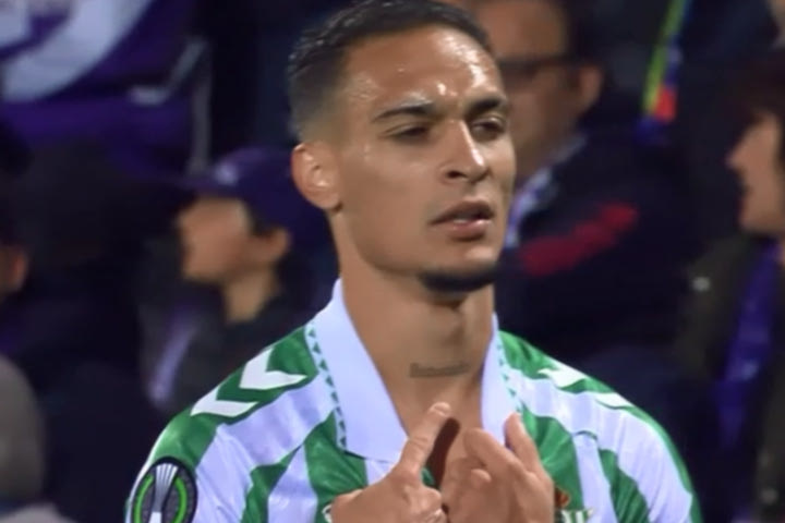Η μαγική εκτέλεση φάουλ του Άντονι για το 1-0 της Μπέτις απέναντι στη Φιορεντίνα