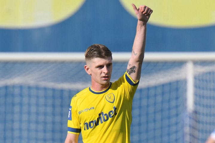 Παναιτωλικός – Πανσερραϊκός 1-0: Ο Αποστολόπουλος σκόραρε για δεύτερο σερί ματς και οι Αγρινιώτες έκλεισαν με τρίποντο τη σεζόν