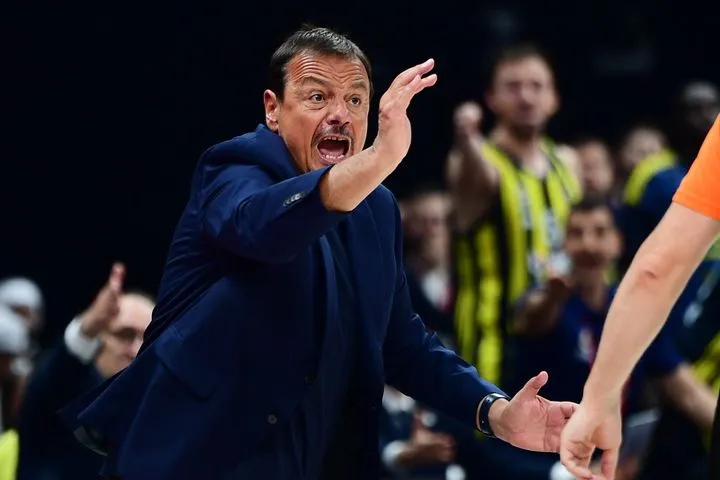 Final Four 2025, Φενέρμπαχτσε – Παναθηναϊκός AKTOR: Έξαλλος ο Αταμάν, διαμαρτυρήθηκε στον διαιτητή για φάουλ στον Γκραντ