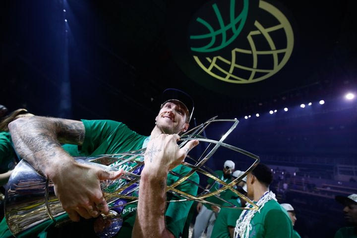 Ο Ραζνιάτοβιτς αποθέωσε τον Μπαλτσερόφσκι για τη συλλογή τίτλων του