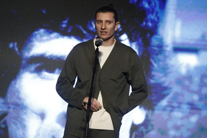 Η ανάρτηση του προέδρου του ΠΣΑΠΠ, Μπαντή, για τους μισαναπηρικούς στίχους του Light: “Ο ρόλος των αθλητών και των μουσικών είναι να εμπνέουν”