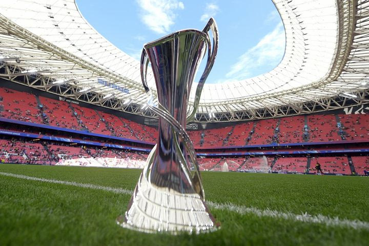 Κουκουλοφόροι έκλεψαν το τρόπαιο του Champions League γυναικών, ανακτήθηκε από την αστυνομία
