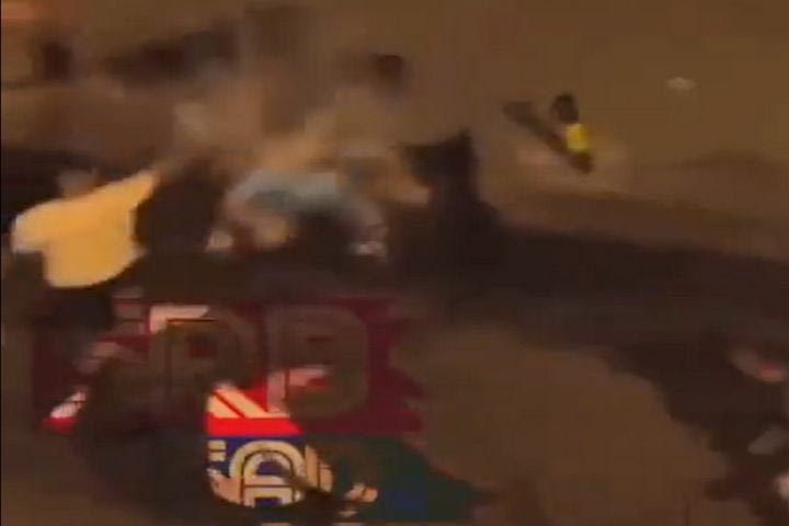 Παίκτες της Παρτίζαν ενεπλάκησαν σε άγριο καβγά, ο Κάρλικ Τζόουνς έσπασε μπουκάλι σε κεφάλι νεαρού άνδρα