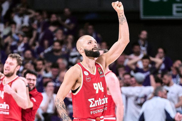 Ο Ολυμπιακός επιμένει, ο Κρεμαστινός Μπαρτζώκας και οι τρεις σωματοφύλακες