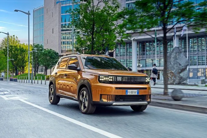 To νέο Fiat Grande Panda συνδυάζει την υβριδική τεχνολογία με το αξεπέραστο Ιταλικό στυλ