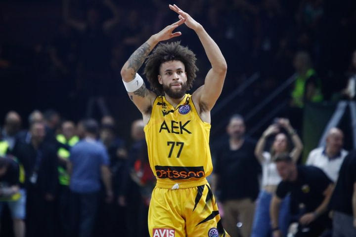 ΑΕΚ Betsson – Μάλαγα: Η άμυνα των Ισπανών στο Pick and Roll που κλείδωσε τον Χέιλ, ο συγκινητικός Γκόλντεν και η υπέρβαση που έμεινε στη μέση