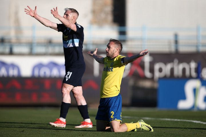 Stoiximan Super League: Η ανάλυση του Λανουά για τις κόκκινες στα ματς των playouts και τη μη επανάληψη του πέναλτι στο Λαμία-Παναιτωλικός