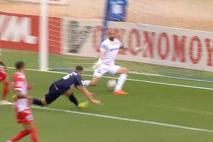 Ο Γκοτζαμανίδης με κεφαλιά ισοφάρισε 1-1 για τη Λαμία και αφιέρωσε το γκολ στον Σουρδή