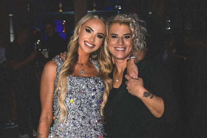 Η μητέρα της Αλίσα Λέμαν απαντά στους επικριτές: “Έγινε διάσημη για το ποδόσφαιρο, όχι για το μακιγιάζ της”