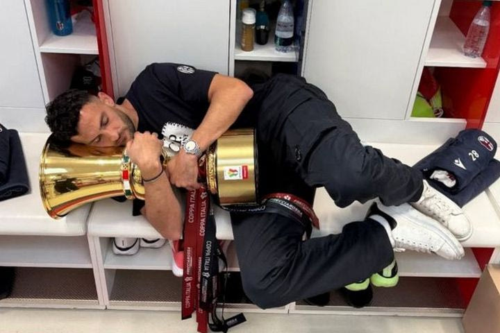 Ο Λυκογιάννης δεν αφήνει το τρόπαιο του Κυπέλλου Ιταλίας ούτε στον ύπνο του