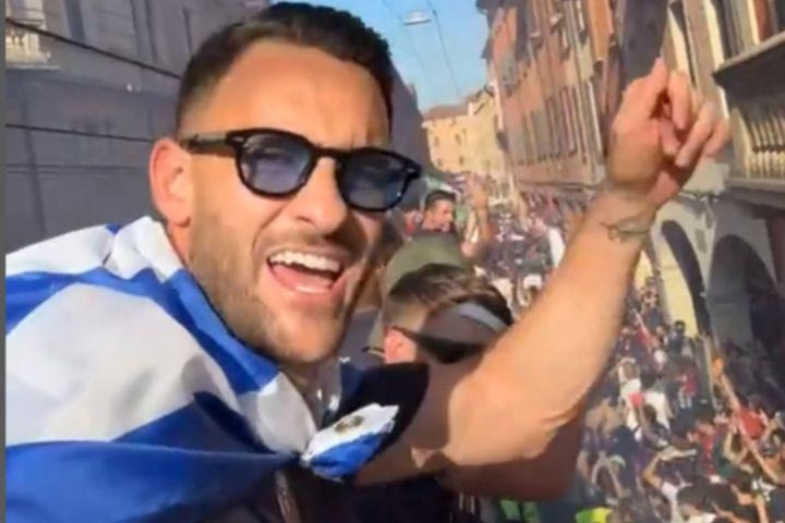 Μπολόνια: Γιόρτασε με παρέλαση το Coppa Italia και ο Λυκογιάννης αποτύπωσε μέσω VIDEOS την τρέλα των οπαδών της