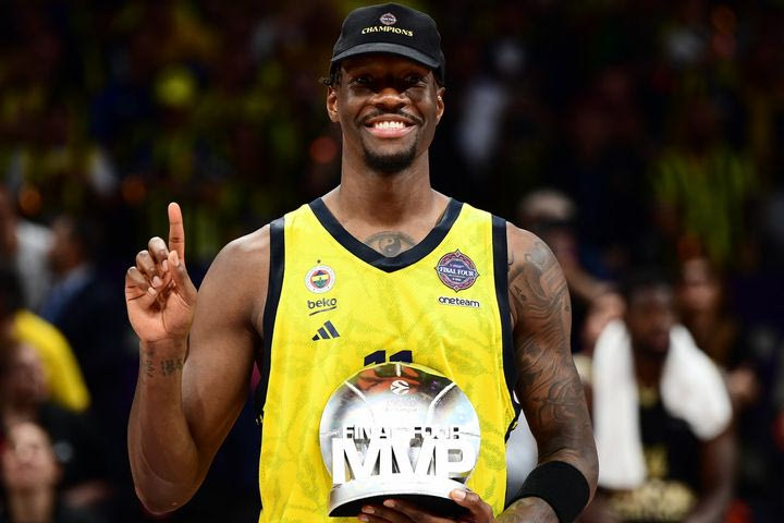 Final Four 2025: Νάιτζελ Χέιζ-Ντέιβις ο MVP, το ξεχωριστό δώρο που του έδωσε η EuroLeague