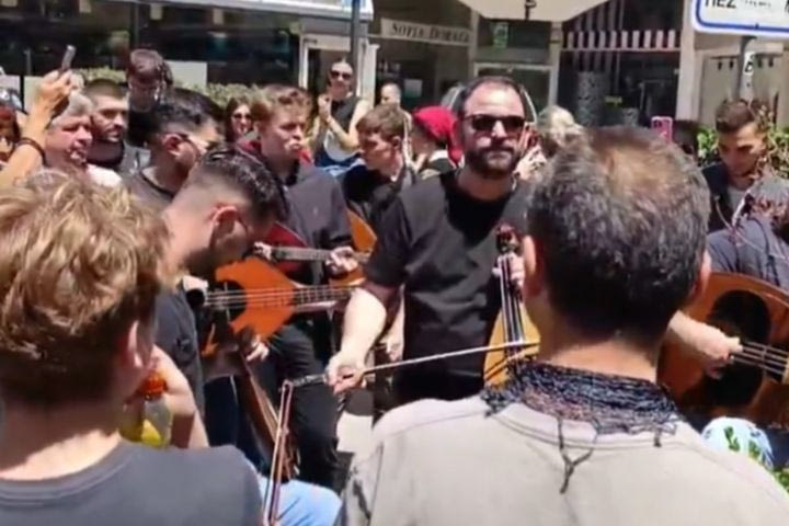 Η μαντινάδα των φιλάθλων του ΟΦΗ: “Στην Αθήνα ήρθαμε οι γιοι του Ψηλορείτη, το Κύπελλο να πάρουμε, να φέρουμε στην Κρήτη”