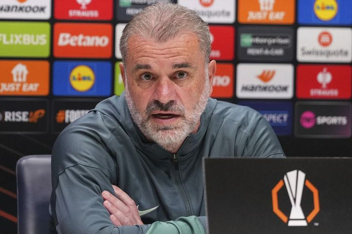 Ποστέκογλου: “Δεν θα γίνω ποτέ κλόουν, γεννήθηκα στην Ελλάδα και είμαι υπερήφανος Έλληνας”