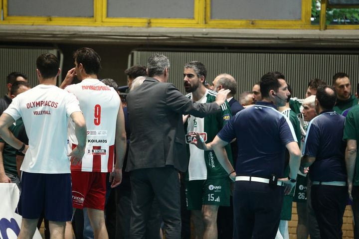 Παναθηναϊκός – Ολυμπιακός: Ένταση κι μικρή διακοπή στον τρίτο τελικό της Volley League Ανδρών στο Μετς