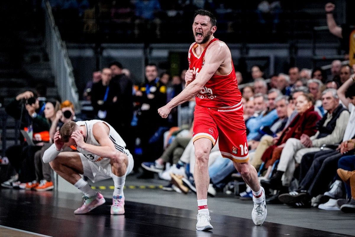 Ο Κώστας Παπανικολάου