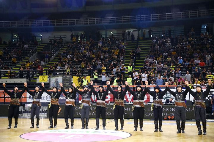 ΑΕΚ Betsson – Προμηθέας: Ο Πυρρίχιος χορός στη Sunel Arena εις μνήμην της Γενοκτονίας των Ποντίων