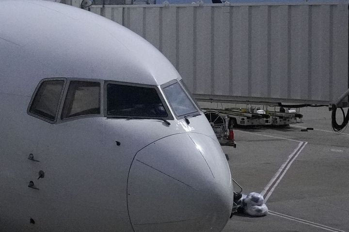 Απίστευτο περιστατικό και ταλαιπωρία για φιλάθλους που επιστρέφουν από το Final Four του Άμπου Ντάμπι: Πιλότος κλείστηκε στο πιλοτήριο και επενέβη η αστυνομία