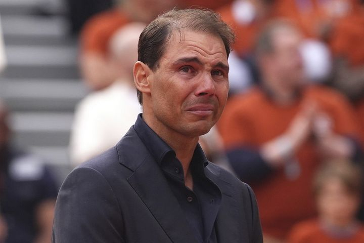 Ναδάλ: Ράγισαν καρδιές στην τελετή του Roland Garros για την απόσυρση του “Βασιλιά του γαλλικού όπεν”, το μοναδικό event και η παρουσία τριών κορυφαίων τενιστών