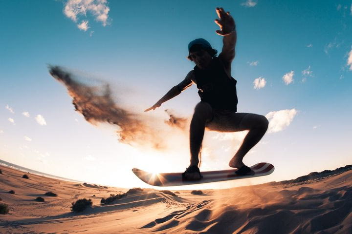 Final Four 2025: Sandboarding στο Άμπου Ντάμπι, το σαφάρι που δεν πρέπει να χάσεις