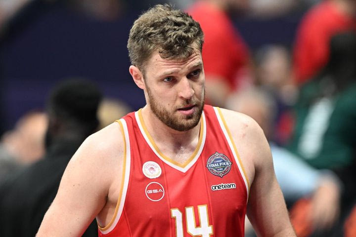 Final Four 2025, Ολυμπιακός – Παναθηναϊκός AKTOR: Οπαδοί των πρασίνων φώναξαν ειρωνικά “MVP, MVP” στον Βεζένκοβ και αυτός ανταπέδωσε με χειροκρότημα