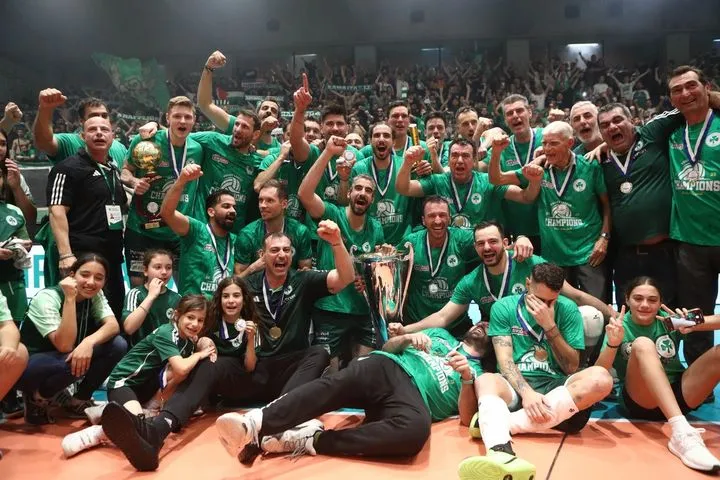 Η πράσινη απονομή: Η κούπα του πρωταθλήματος στον ουρανό του Μετς και ο Παναθηναϊκός ξανά στην κορυφή της Ελλάδας