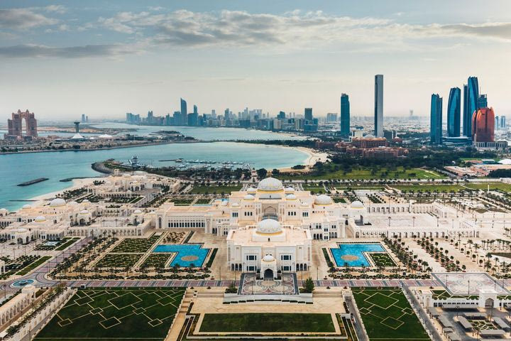 Όσα πρέπει να ξέρεις, για το Άμπου Ντάμπι: Από το dress code έως την κοινωνική συμπεριφορά