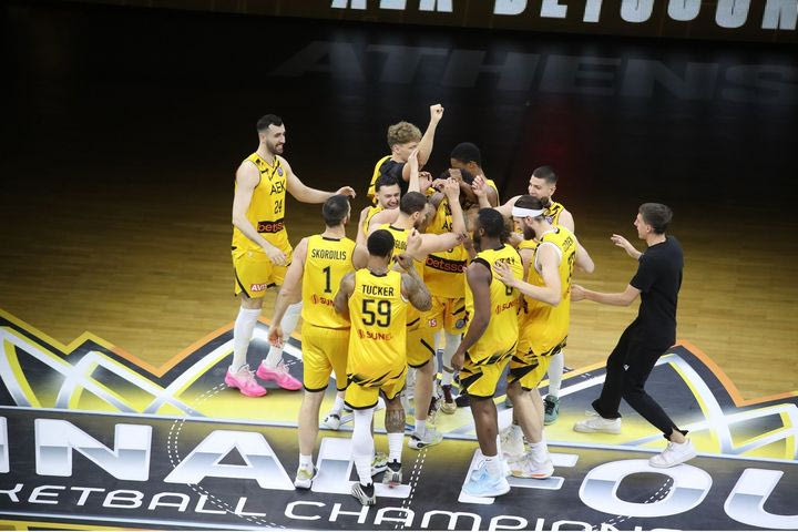 ΑΕΚ Betsson – Μάλαγα: Η είσοδος της Ένωσης στo παρκέ, πανζουρλισμός στη SUNEL Arena
