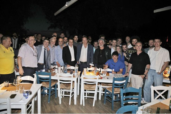 Οικογενειακό δείπνο για την ΑΕΚ Betsson που αποχαιρέτησε με χαμόγελα τη σεζόν 2024/25