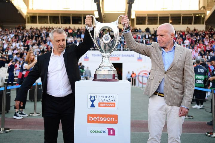 Τελικός Κυπέλλου Ελλάδας, ΟΦΗ – Ολυμπιακός: Οι Νιόπλιας και Αναστόπουλος έφεραν το τρόπαιο στον αγωνιστικό χώρο