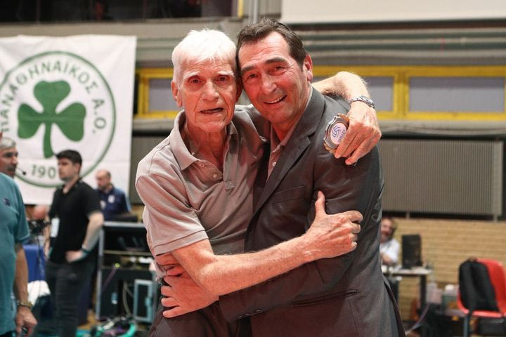 Ανδρεόπουλος: “Αφιερώνω το πρωτάθλημα στον κ. Μαλακατέ και σε όλους τους φιλάθλους που ήταν όλη τη χρονιά εδώ και μας χειροκροτούσαν”