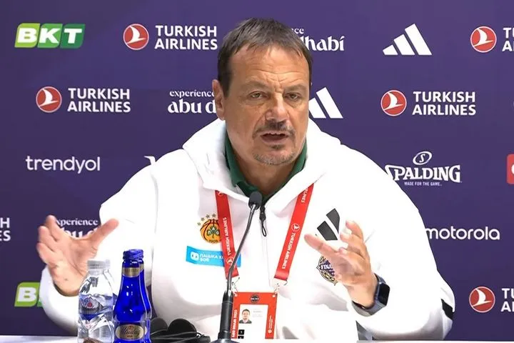 Final Four 2025, Αταμάν: “Όλοι μιλάνε για τη συμπεριφορά του Γιαννακόπουλου, αλλά σε ποιο γήπεδο βάζεις τους οπαδούς του Ολυμπιακού πίσω από τον πάγκο μας”