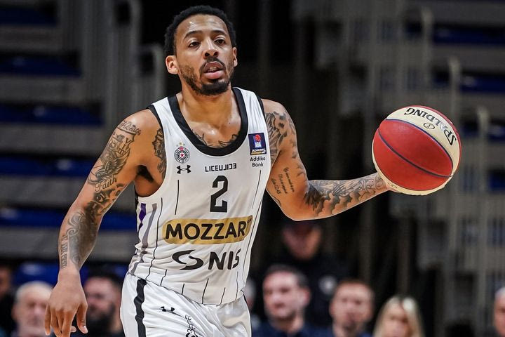 Κάρλικ Τζόουνς: “Ο Πεναρόγια είναι λιγότερο συναισθηματικός και δεν βρίζει τόσο πολύ όσο ο Ομπράντοβιτς”