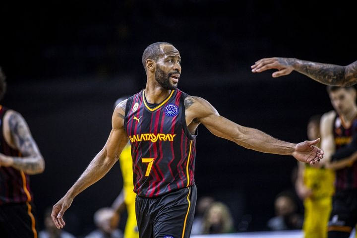Ο Γουίλ Κάμινγκς στο SPORT24: “Ποτέ πολύ ψηλά, ποτέ πολύ χαμηλά, έχουμε αυτοπεποίθηση στην ομάδα”