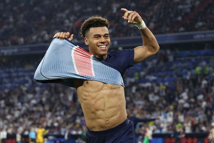 Ντεζιρέ Ντουέ, 50.000.000 ευρώ και λίγα ήταν: Αυτός είναι ο 19χρονος σούπερ σταρ της Παρί που τρέλανε την Ευρώπη