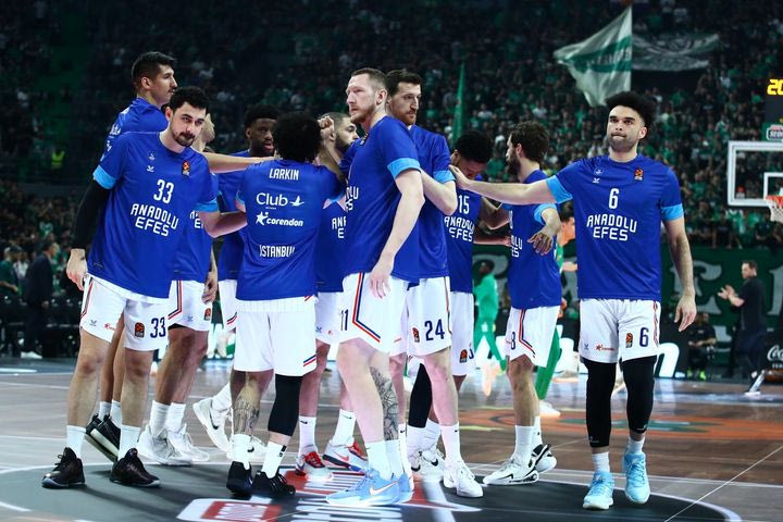 Έρευνα της ΕΛ.ΑΣ για τα πυροτεχνήματα στο ξενοδοχείο της Εφές πριν το Game 5 με τον Παναθηναϊκό