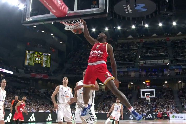 EuroLeague Top-10: Με διπλό Ράιτ και την τάπα του Χουάντσο στον Λάρκιν οι κορυφαίες φάσεις των Game 3 των playoffs