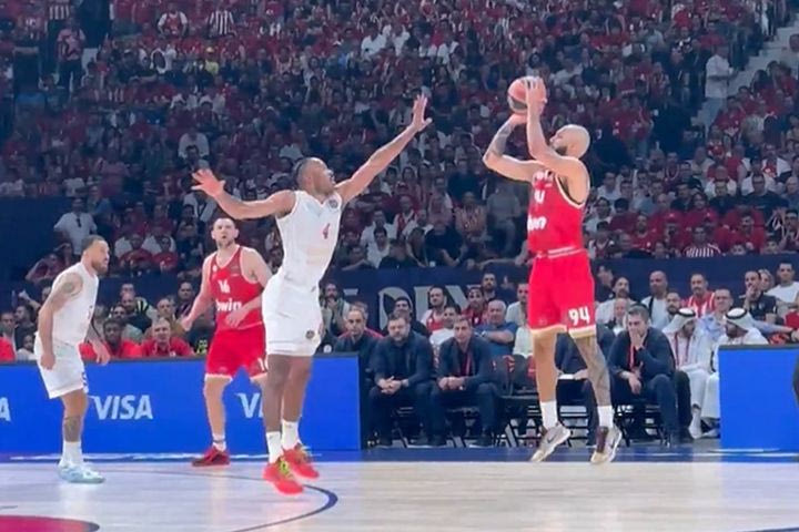 Final Four 2025, Ολυμπιακός – Μονακό: Ο Φουρνιέ σκόραρε για τρεις μπροστά στον Μπλόσομγκεϊμ