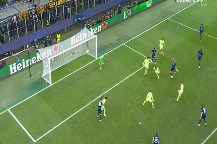 Ο Φρατέζι έκανε το 4-3 για την Ίντερ κόντρα στην Μπαρτσελόνα στο 99′ και έβαλε φωτιά στο “Μεάτσα”