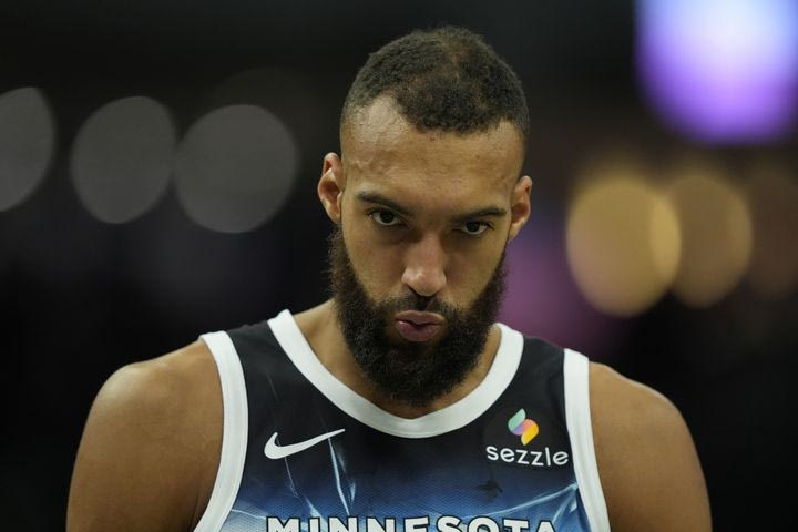 Ο Ρούντι Γκομπέρ χώρισε πριν τα playoffs του NBA και έδιωξε από το σπίτι την έγκυο σύζυγό του μαζί με το πρώτο τους παιδί, σύμφωνα με TMZ