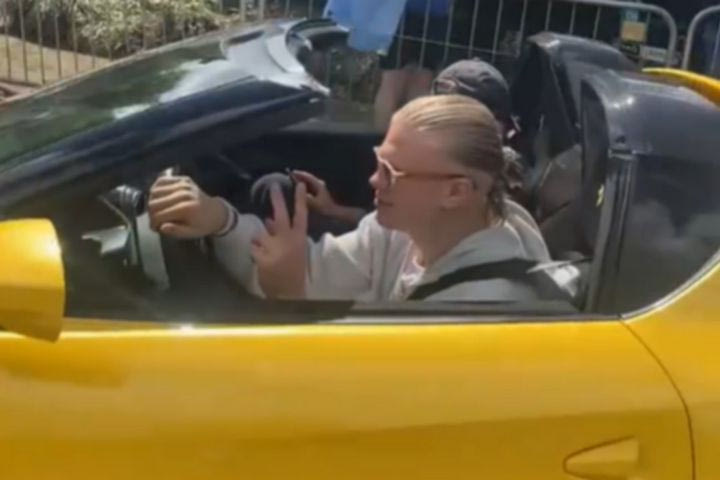 Ο Έρλινγκ Χάλαντ πρόσθεσε μια Ferrari 812 Superfast στη συλλογή του