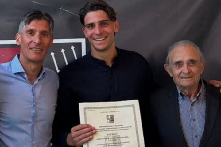 Ο Κωνσταντής Τζολάκης πήρε πτυχίο μετά το νταμπλ με τον Ολυμπιακό