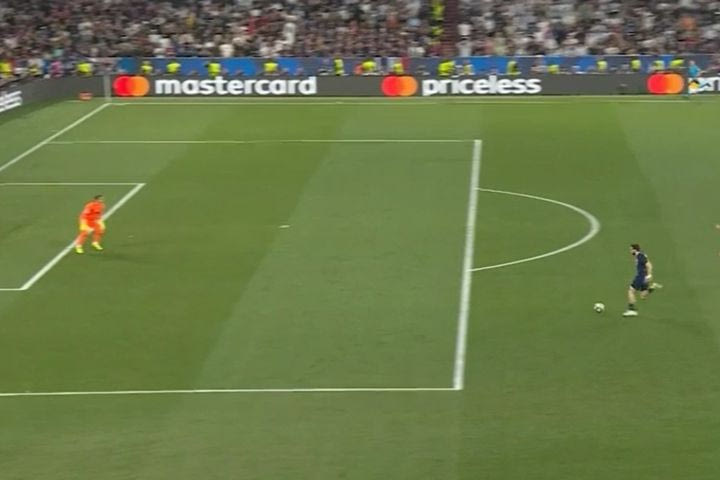 Η Παρί διαλύει την Ίντερ, το 4-0 ο Κβαρατσχέλια