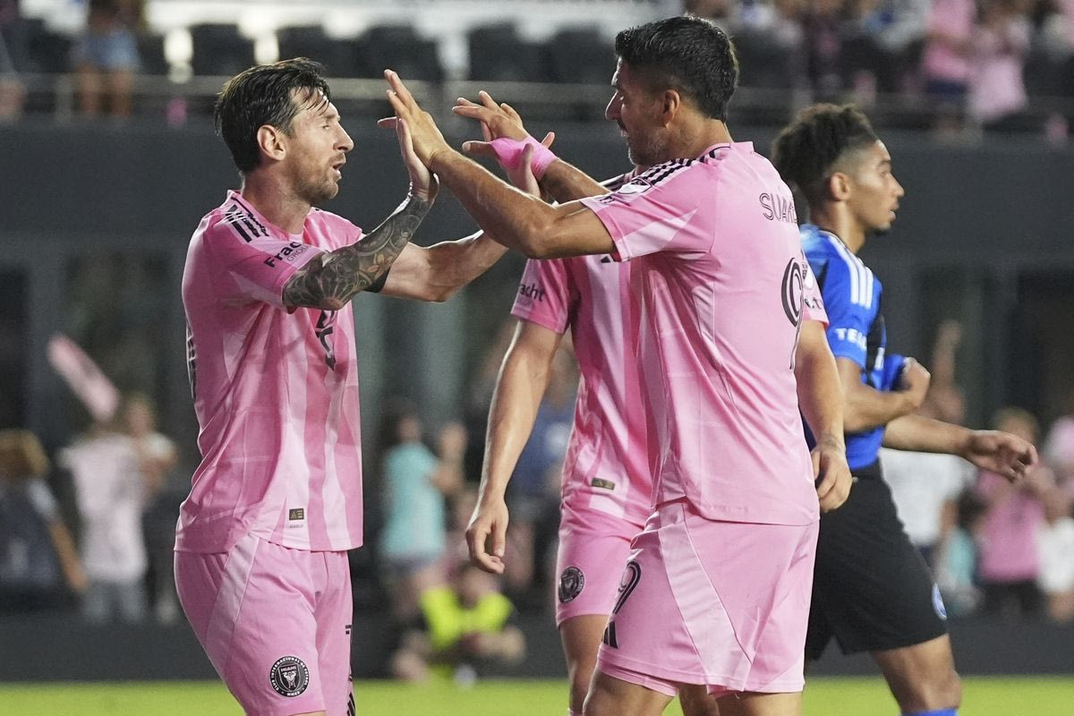 Μέσι και Σουάρες πανηγυρίζουν