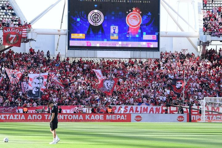 Τελικός Κυπέλλου Ελλάδας, ΟΦΗ – Ολυμπιακός: Μαγικές εικόνες στο ΟΑΚΑ, εντυπωσιακή ατμόσφαιρα από τους φίλους των δύο φιναλίστ