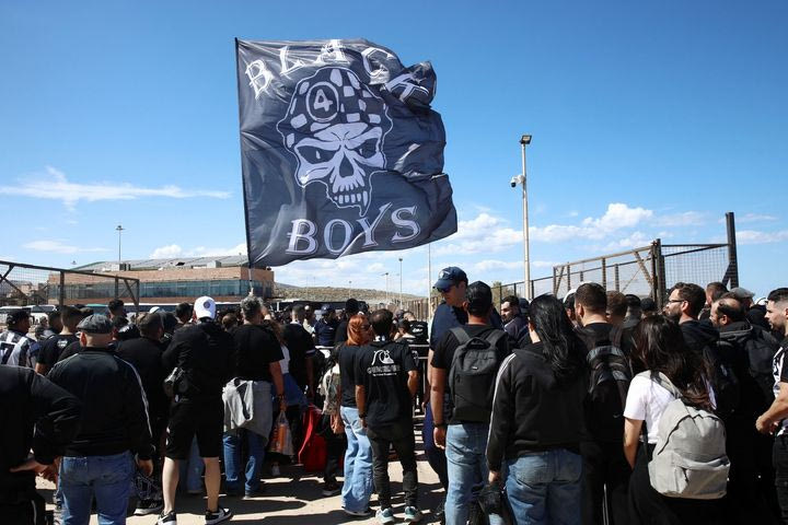 Το SPORT24 στο Λαύριο: Η άφιξη των οπαδών του ΟΦΗ για τον τελικό με τον Ολυμπιακό