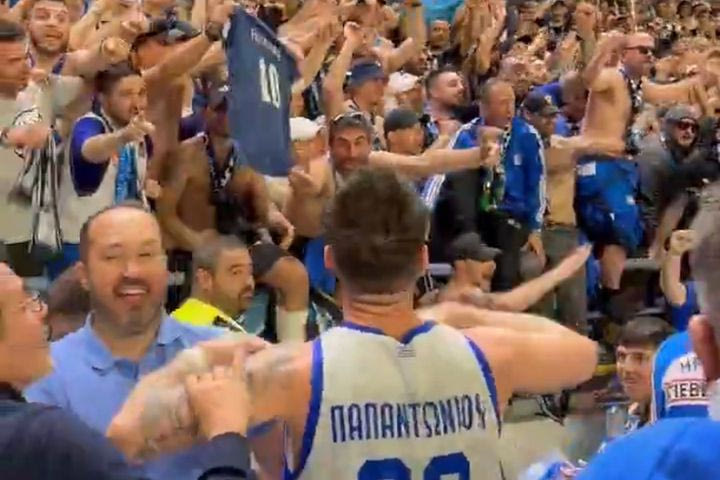 Ηρακλής: Κυανόλευκη παράνοια, το VIDEO του SPORT24 με τους έξαλλους πανηγυρισμούς του Παπαντωνίου μαζί με τον κόσμο