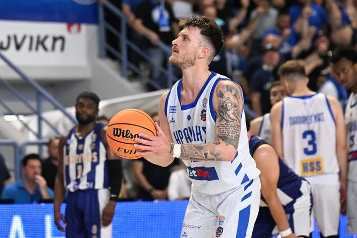 Ο Νώντας Παπαντωνίου παντρεύτηκε την αγαπημένη του Αλεξία Μηλιώτη στην Ιστιαία