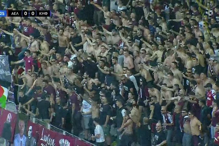 H υπέροχη ατμόσφαιρα των φίλων της ΑΕΛ στο Super Cup με την Κηφισιά