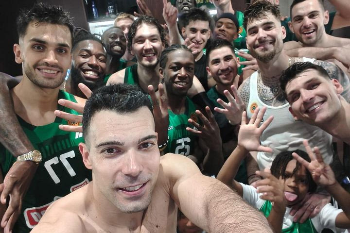 Παναθηναϊκός AKTOR: Η πανηγυρική selfie του Σλούκα με τους συμπαίκτες του από τα αποδυτήρια